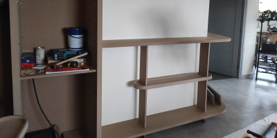 Pose sur mesure d’un sous escalier en bois