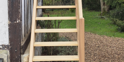 Création d'un escalier en bois sur mesure en Normandie