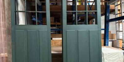 Rénovation d'une porte de garage en bois exotique