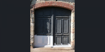 Restauration de bas de porte ancienne en Seine-Maritime