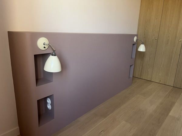 Création d’une tête de lit et d’un meuble sur mesure près de Paluel