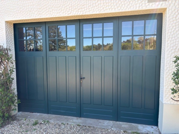 Rénovation d’une porte de garage en bois exotique près de Paluel