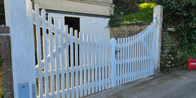 Rénovation d’une barrière en bois près de Fécamp